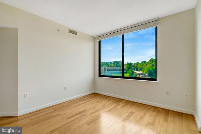 2451 Midtown Ave #1319, Alexandria, VA 22303