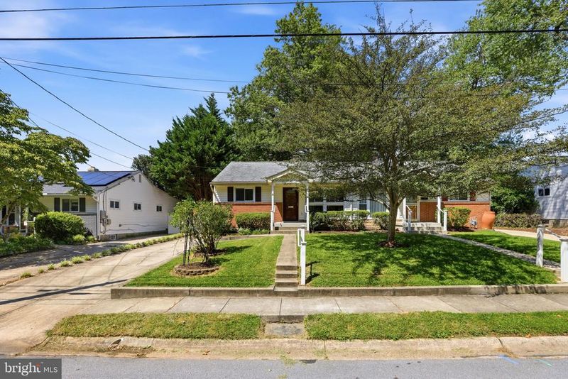 631 W Lynfield Dr, Rockville, MD 20850