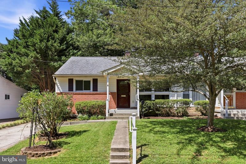 631 W Lynfield Dr, Rockville, MD 20850