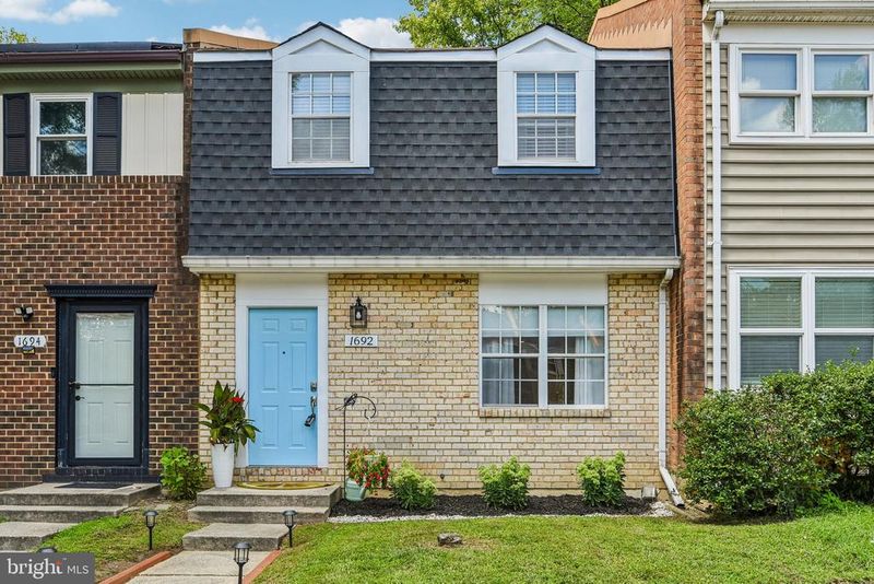 1692 Yorktown Ct, Crofton, MD 21114
