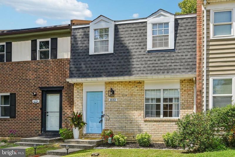 1692 Yorktown Ct, Crofton, MD 21114