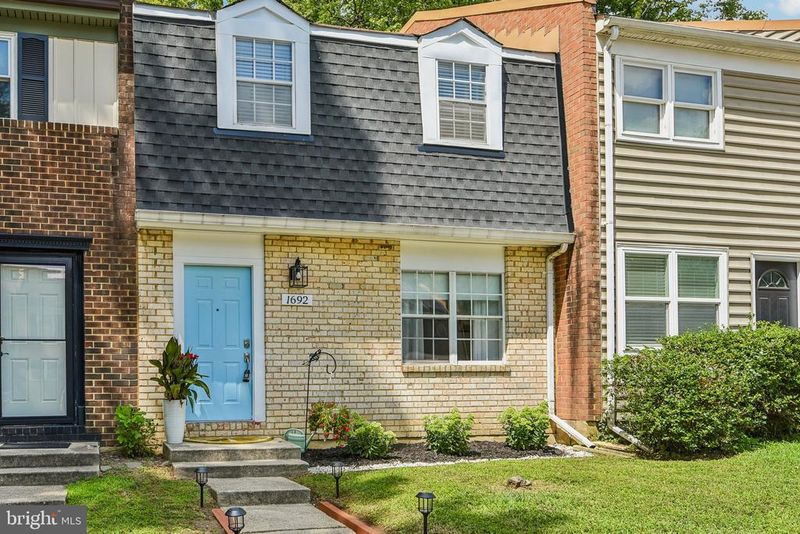 1692 Yorktown Ct, Crofton, MD 21114