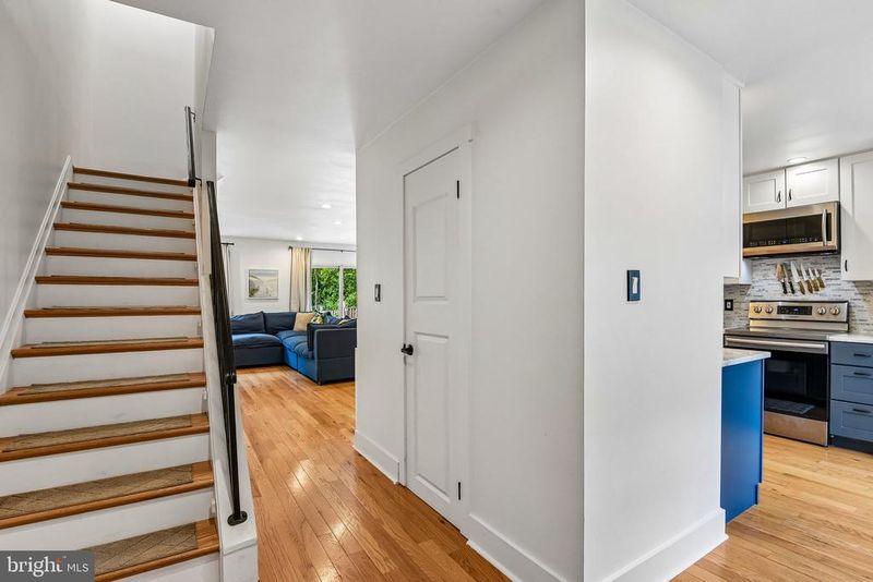 1692 Yorktown Ct, Crofton, MD 21114