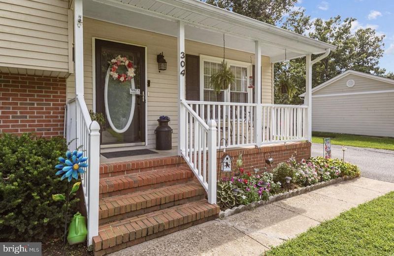 304 Bowen Dr, Fredericksburg, VA 22407