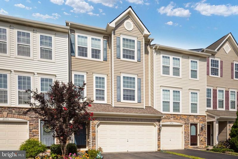 25151 Sweet Myrtle Sq, Aldie, VA 20105