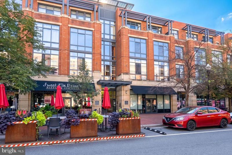 520 John Carlyle St #422, Alexandria, VA 22314