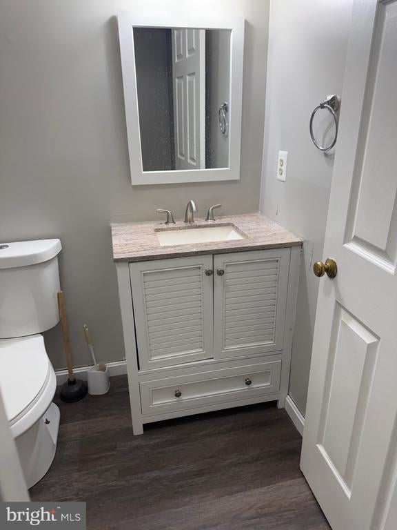 8502 Chase Glen Cir, Fairfax Station, VA 22039