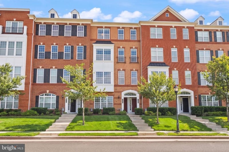 23520 Hopewell Manor Ter, Ashburn, VA 20148