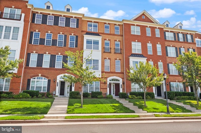 23520 Hopewell Manor Ter, Ashburn, VA 20148