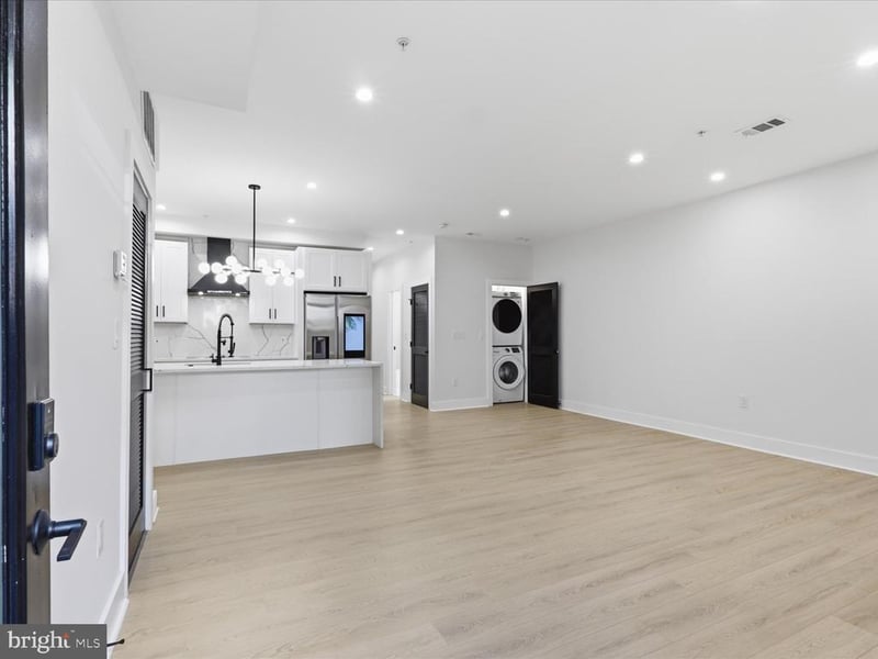 616 Kenyon St NW, Washington, DC 20010