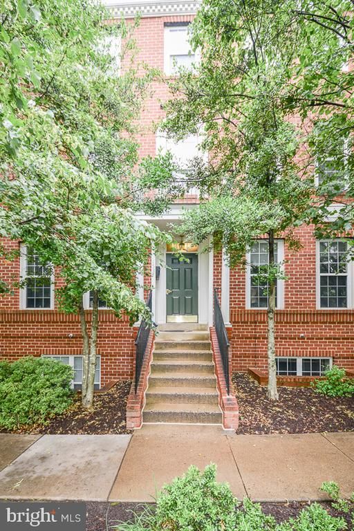 1537 Northern Neck Dr #201, Vienna, VA 22182