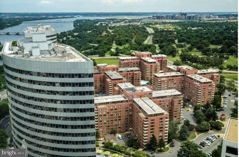 1111 Arlington Blvd #901, Arlington, VA 22209