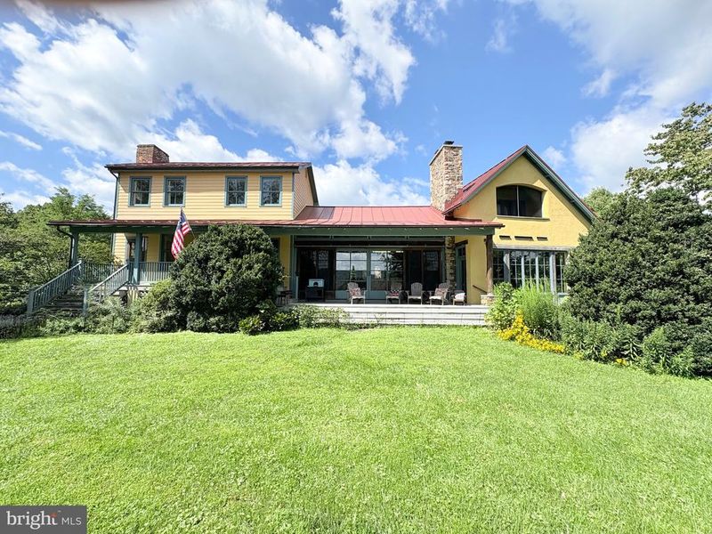 1983 Misty Meadows Ln, Markham, VA 22643