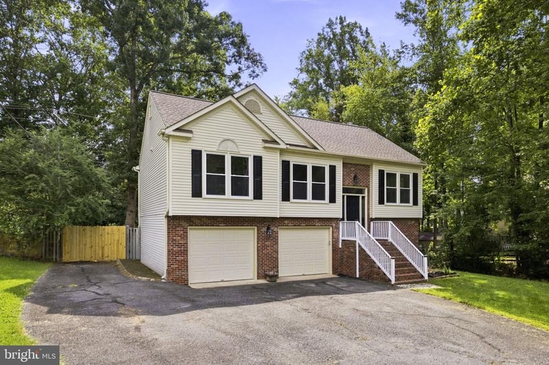 1235 Aquia Dr, Stafford, VA 22554
