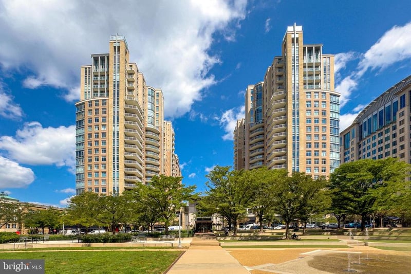 11990 Market St #717, Reston, VA 20190