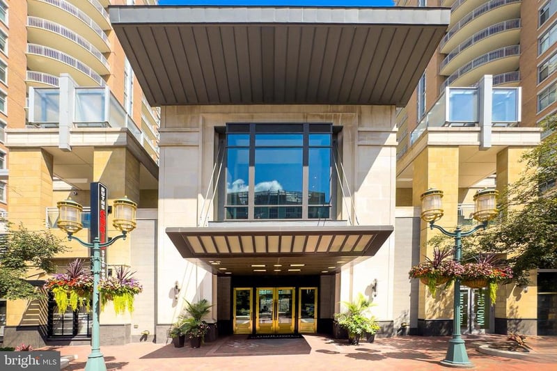 11990 Market St #717, Reston, VA 20190