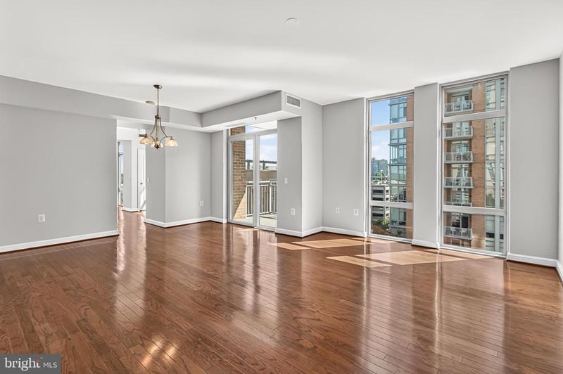 11990 Market St #717, Reston, VA 20190