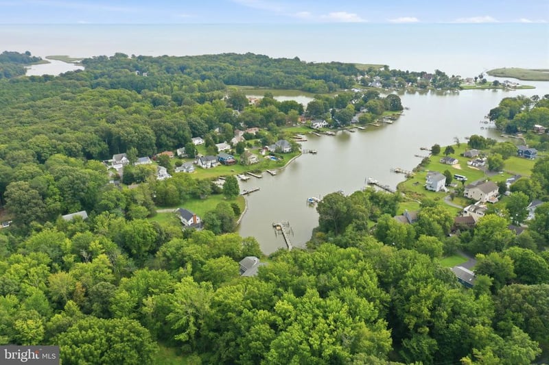5934 Sneed Dr, Deale, MD 20751