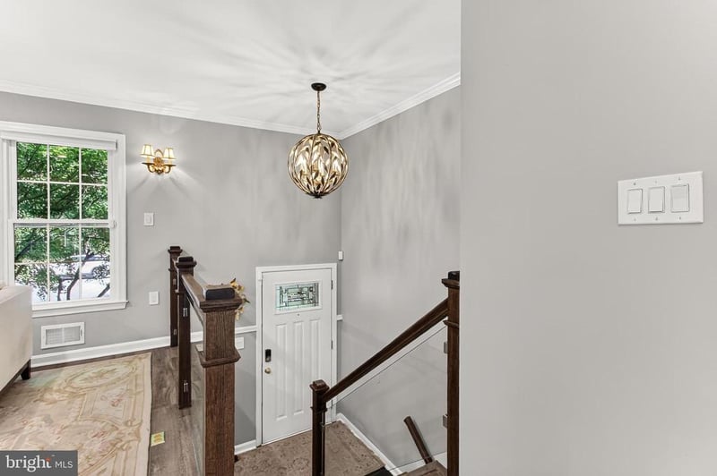 10319 Cardinal Rd, Fairfax, VA 22030