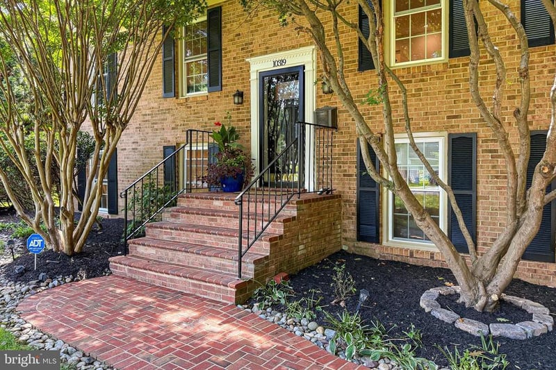 10319 Cardinal Rd, Fairfax, VA 22030