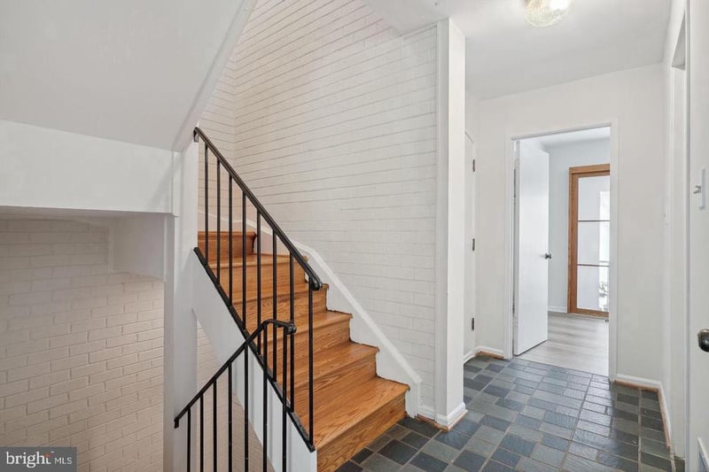 10855 Deborah Dr, Potomac, MD 20854