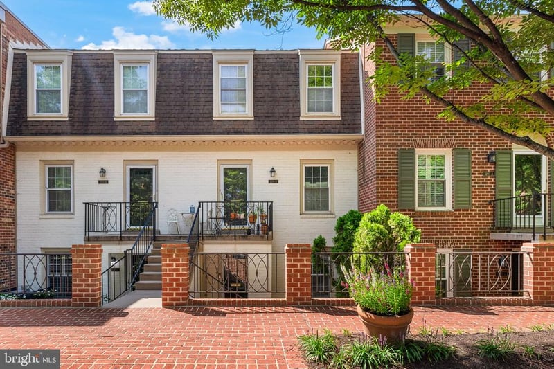 3291 Sutton Pl NW #D, Washington, DC 20016