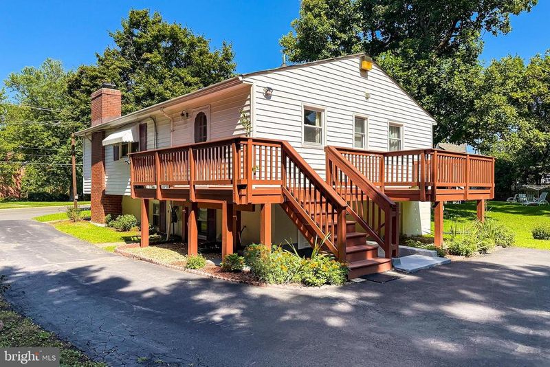 2843 Annandale Rd, Falls Church, VA 22042