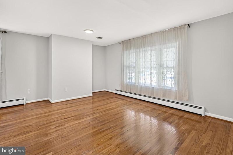 2843 Annandale Rd, Falls Church, VA 22042