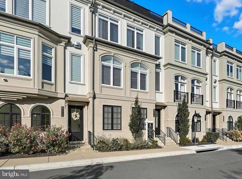 8215 River Rd, Bethesda, MD 20817