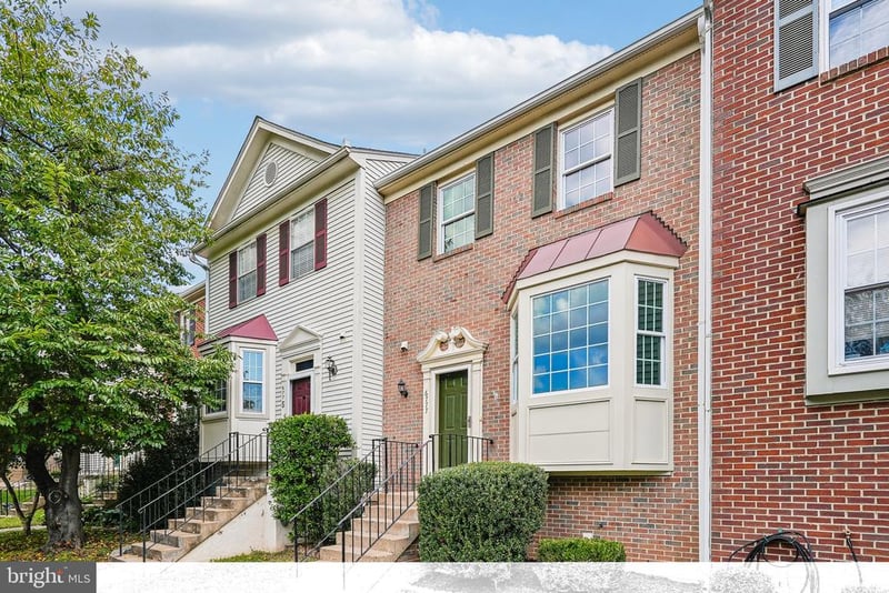 6777 Jenny Leigh Ct, Centreville, VA 20121