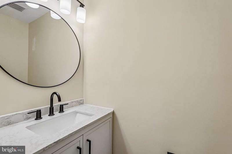 6777 Jenny Leigh Ct, Centreville, VA 20121