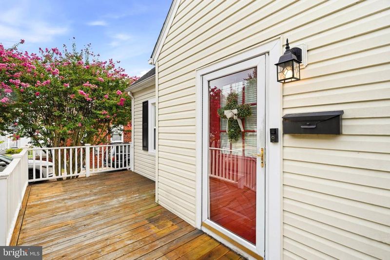 924 Nichols Dr, Laurel, MD 20707