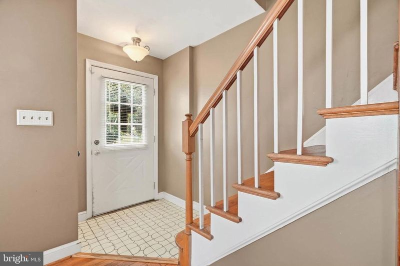 924 Nichols Dr, Laurel, MD 20707