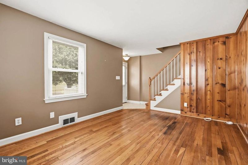 924 Nichols Dr, Laurel, MD 20707