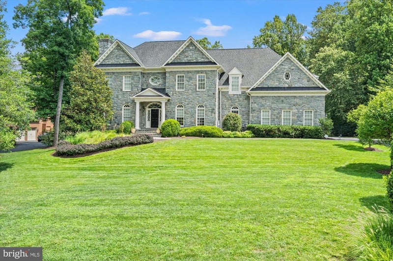 3109 Whimbrell Ct, Oakton, VA 22124