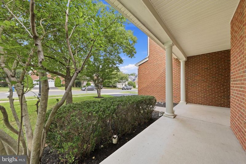 25948 Donovan Dr, Chantilly, VA 20152