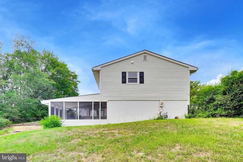 4401 Kentmore Dr, Woodbridge, VA 22193