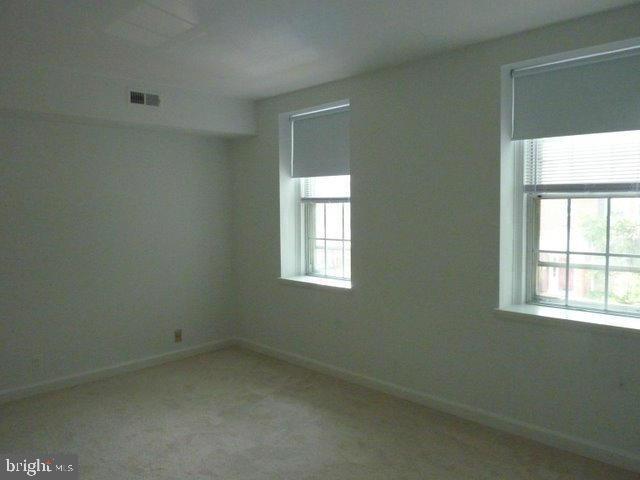 4808 29th St S #B1, Arlington, VA 22206
