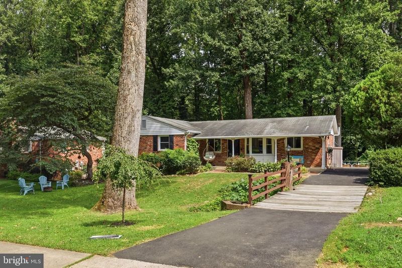 5109 Red Fox Dr, Annandale, VA 22003