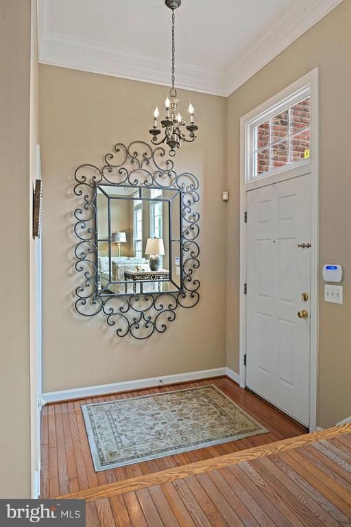 8038 Kidwell Town Ct, Vienna, VA 22182