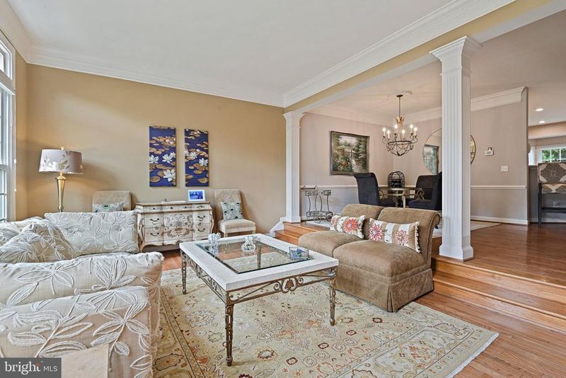 8038 Kidwell Town Ct, Vienna, VA 22182