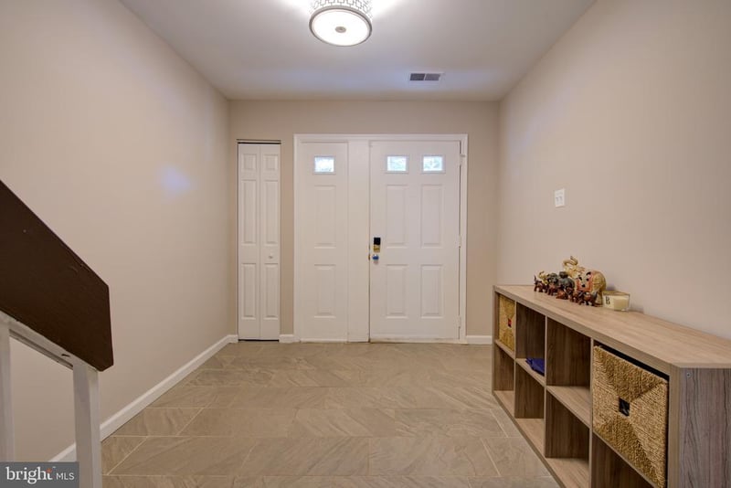 10317 Broom Ln, Lanham, MD 20706
