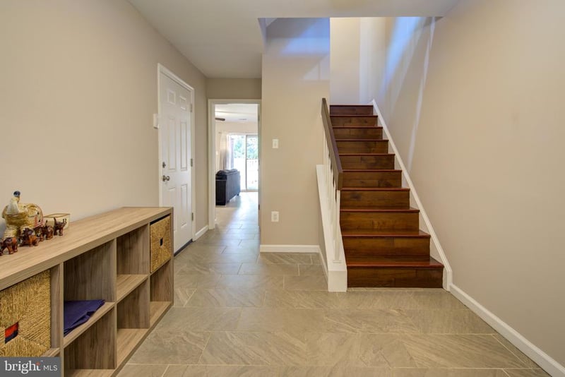 10317 Broom Ln, Lanham, MD 20706