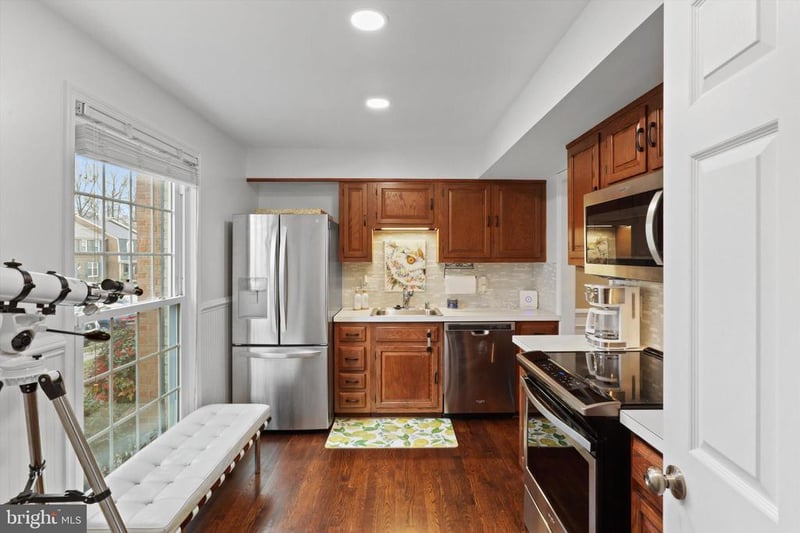 7010 Leestone St, Springfield, VA 22151