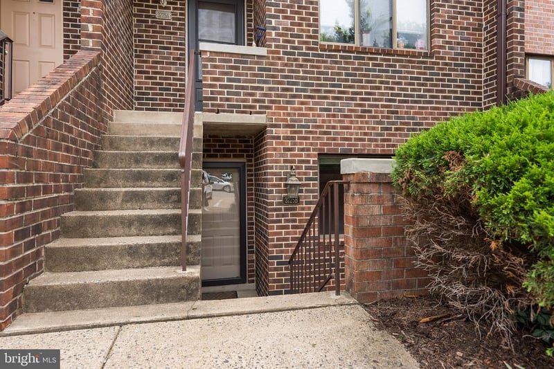 3725 Madison Ln #B, Falls Church, VA 22041