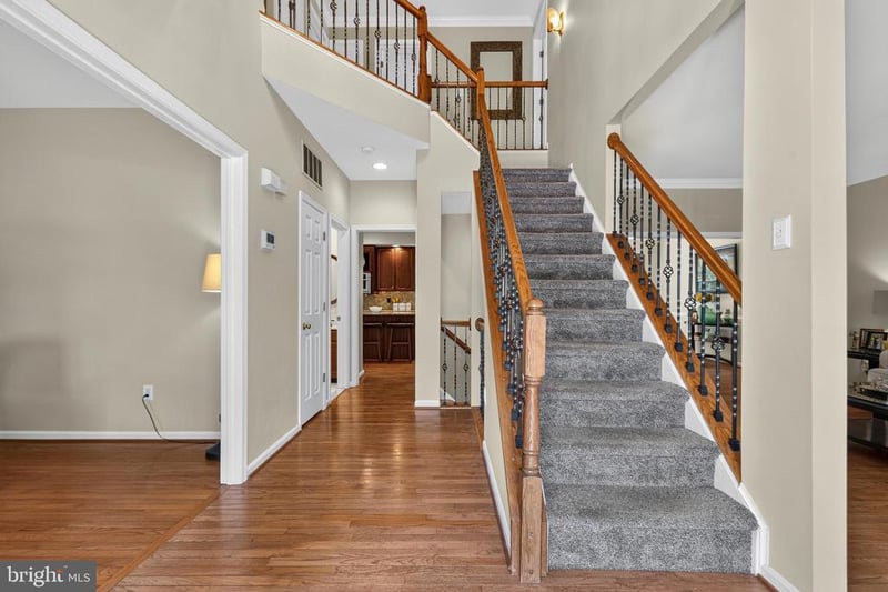 8121 Willingboro Ct, Gainesville, VA 20155