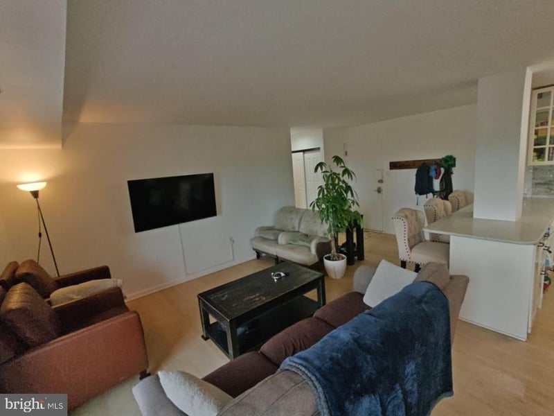 5250 Valley Forge Dr #509, Alexandria, VA 22304