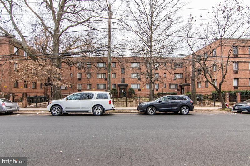 4733 1st St SW #301, Washington, DC 20032