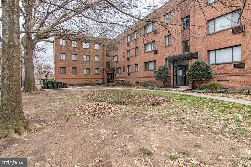 4733 1st St SW #301, Washington, DC 20032