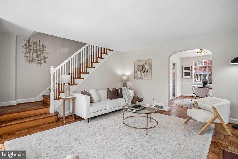 801 Chetworth Pl, Alexandria, VA 22314